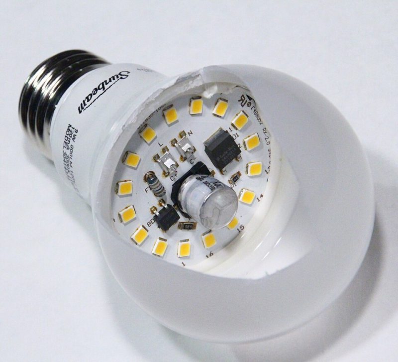 Lampu LED 9 W
